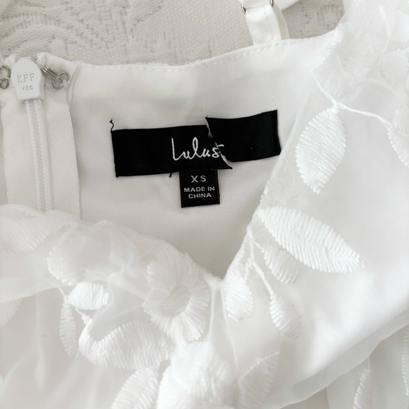 NWOT Lulus Forever Fanciful White Floral Embroidered High-Low Midi Dress XSmall - Picture 4 of 8